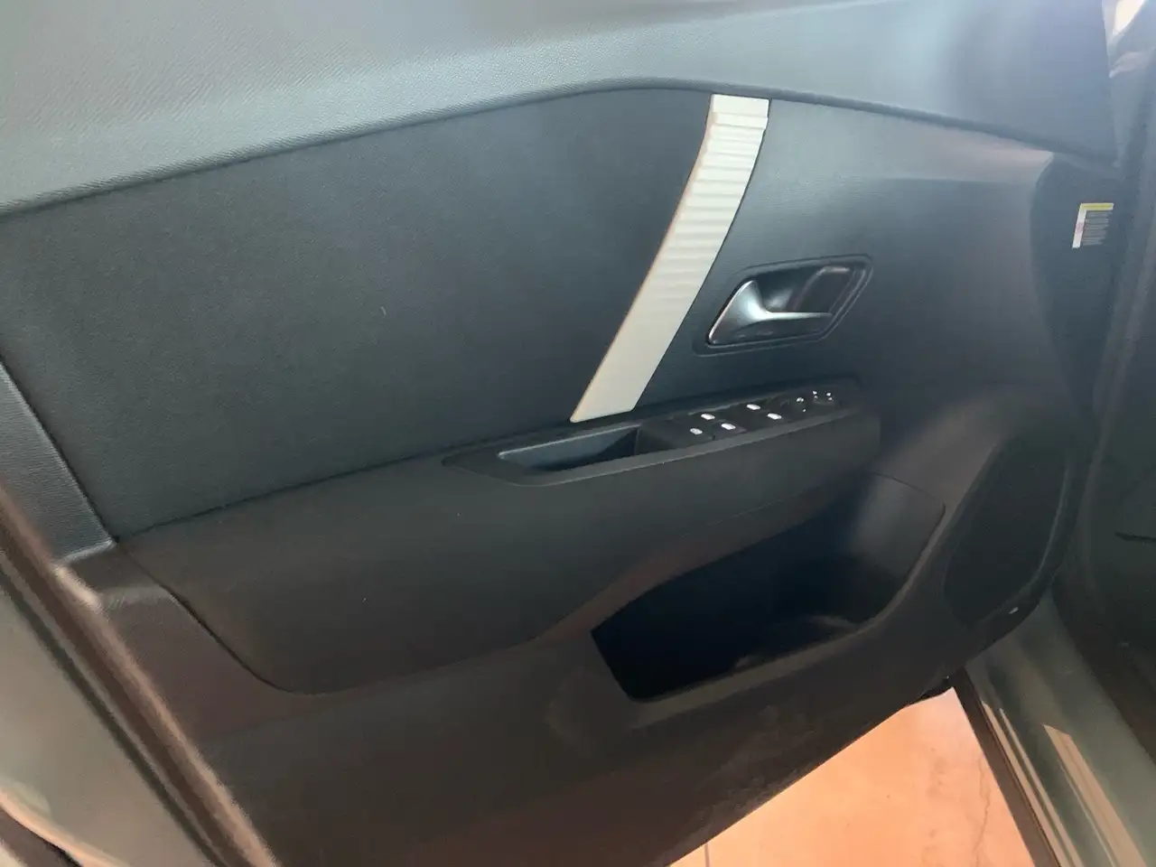 Citroen C4 1.2 puretech Plus s&s 130cv eat8 23