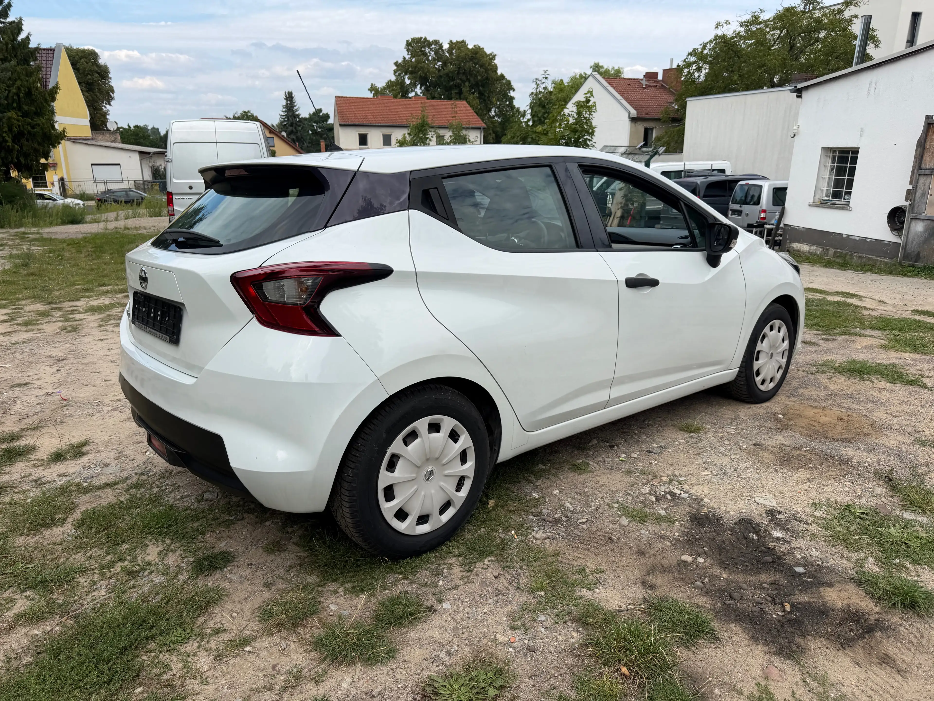 Nissan Micra Visia Plus — photo 8