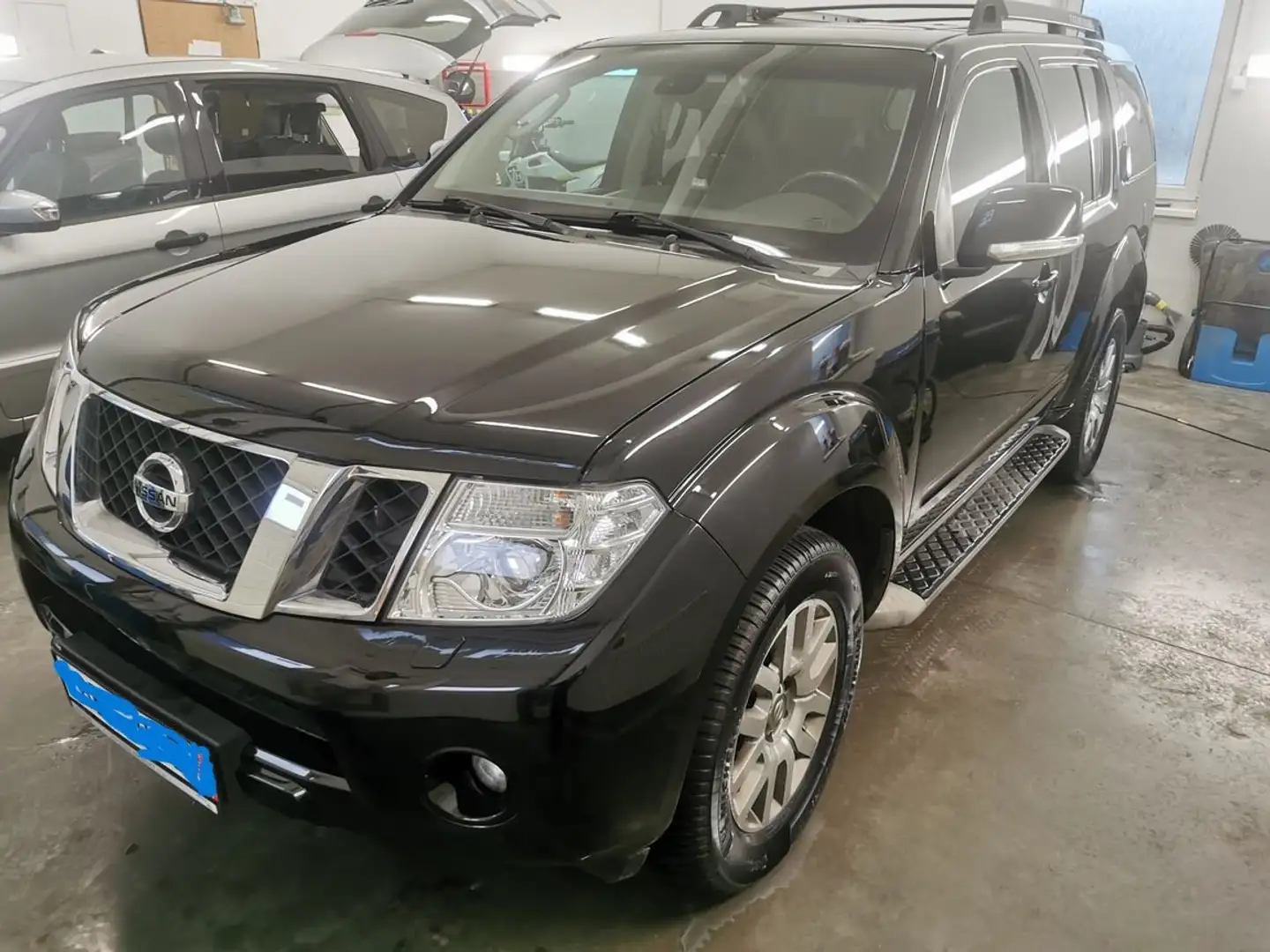 Nissan Pathfinder 2,5 dCi Platinum DPF Aut. Kamera 7 Sitze Fekete - 2