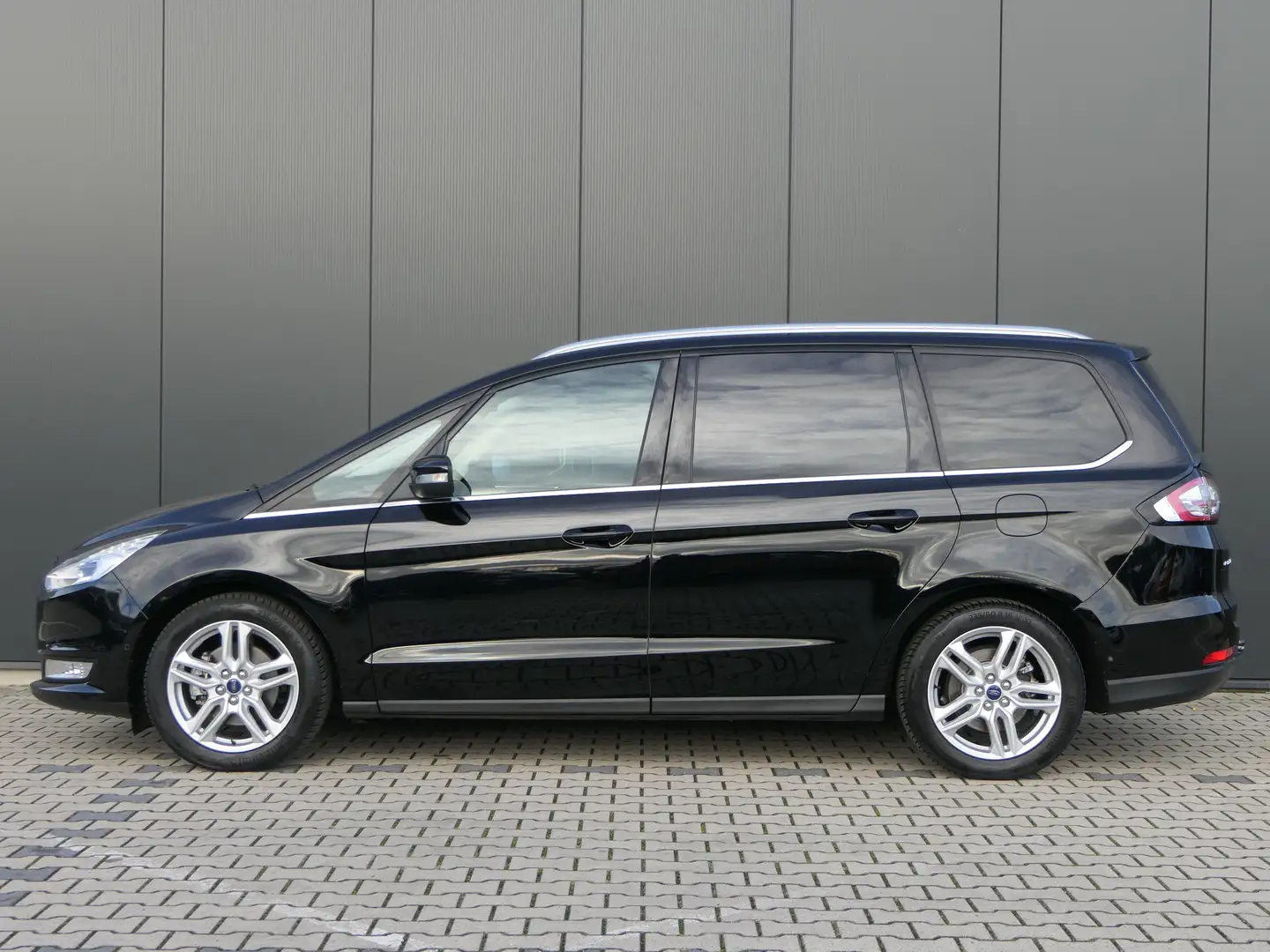 Ford Galaxy 2.0 Ecoboost 240pk Titanium | Panoramadak | LED | Noir - 2