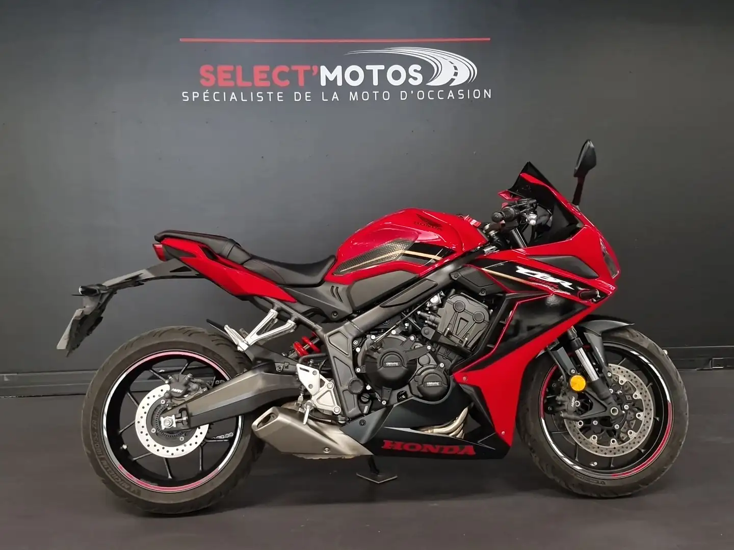 Honda CBR 650 Rouge - 1