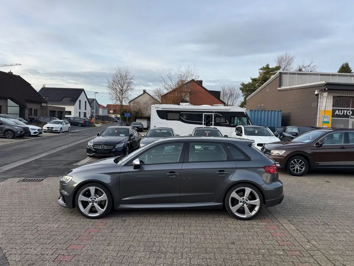 Audi RS3 Sportback 2.5 TFSI quattro ACC Matrix LED Grau - 2