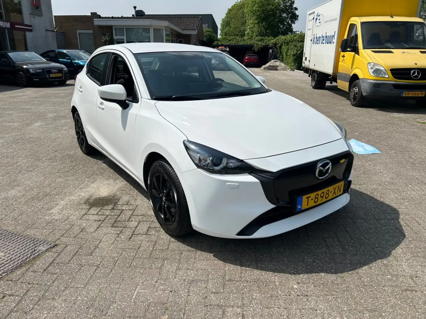 Mazda 2 1.5 SA-G CENTRE-LINE  AUTOMAAT Wit - 1