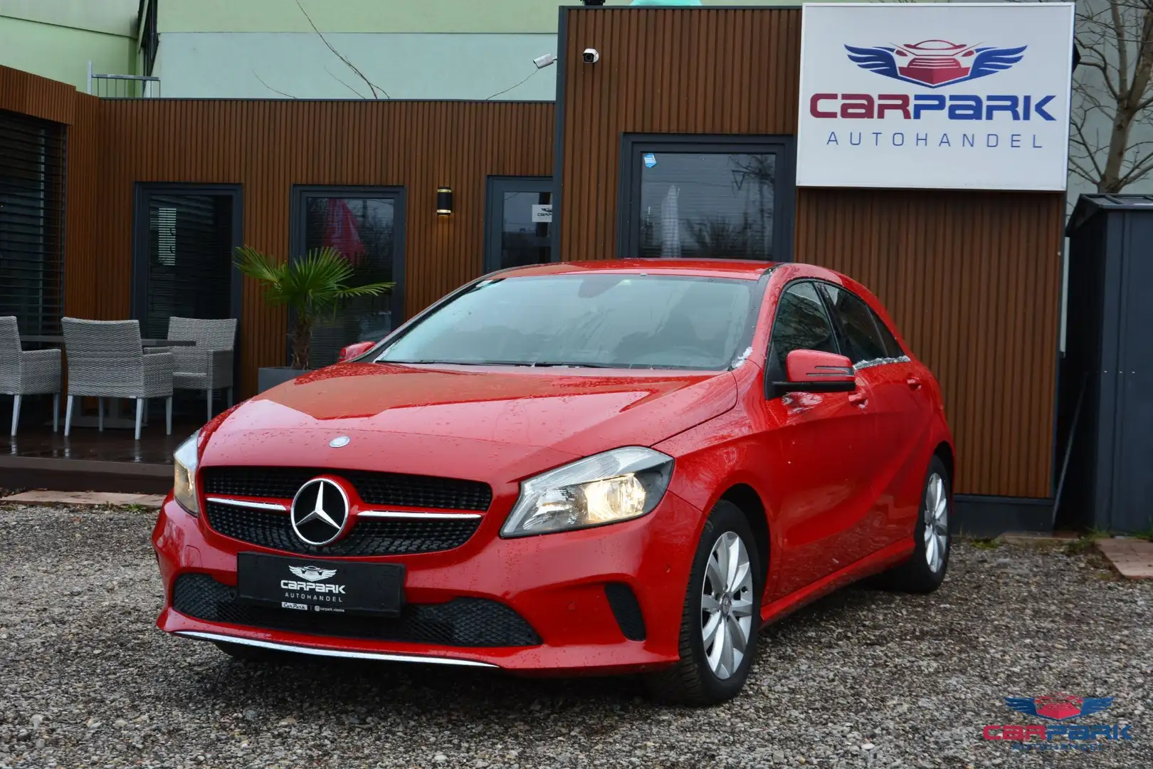 Mercedes-Benz A 160 d AMG Line Rot - 2