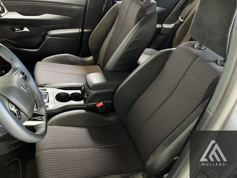 DS Automobiles DS 3 Hybrid 145 Automatic Etoile — photo 11