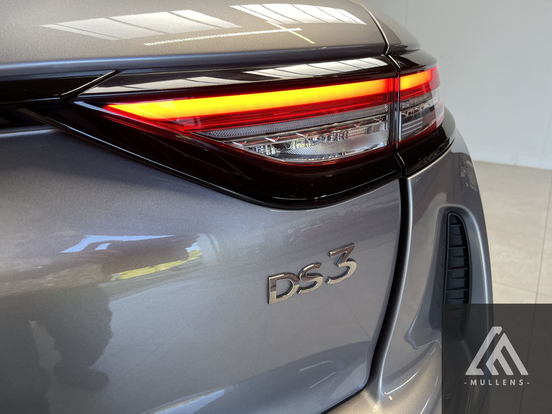 DS Automobiles DS 3 Hybrid 145 Automatic Etoile — photo 8