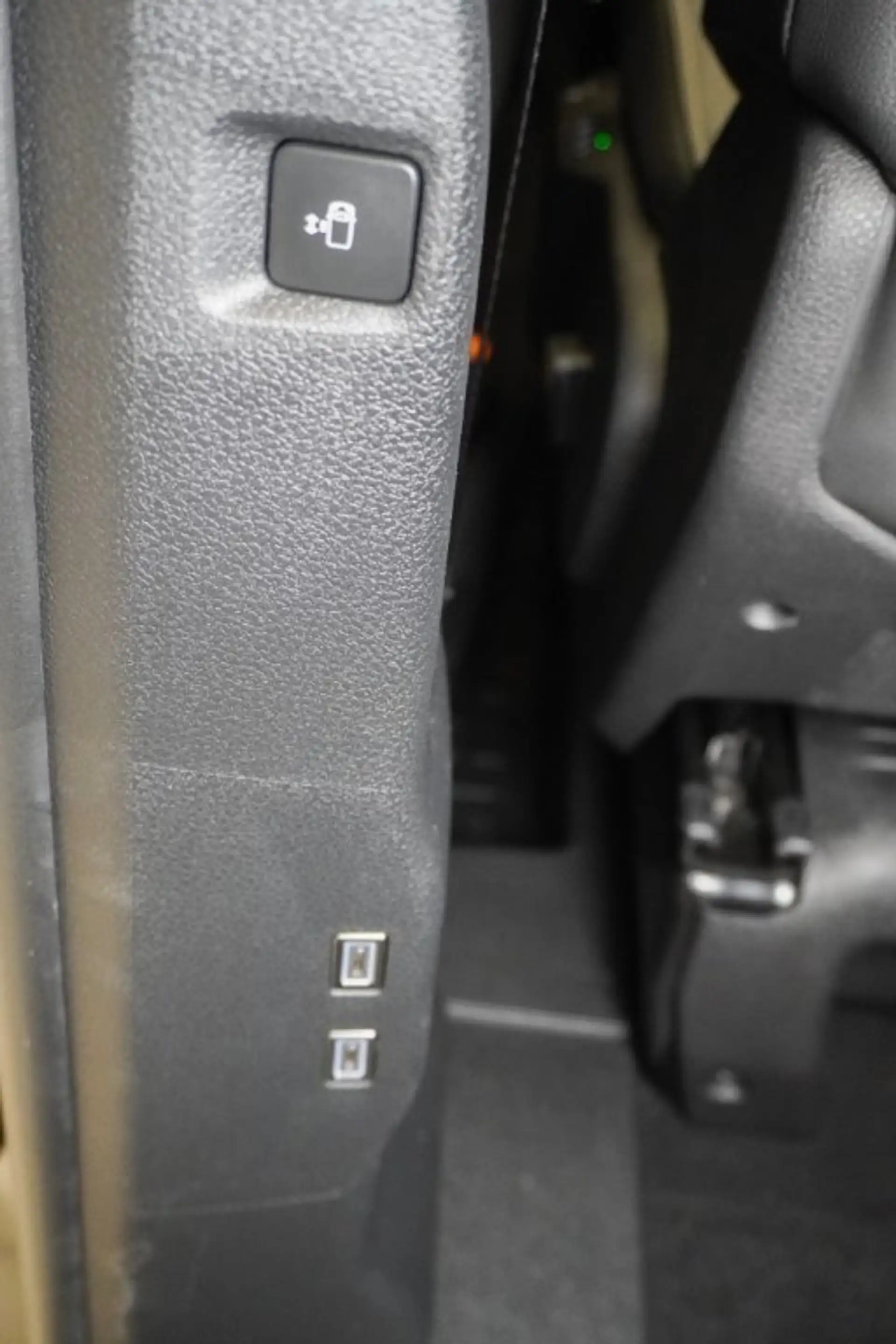 Peugeot Traveller PREMIUM L2 BHDI 180 EAT8 — photo 4
