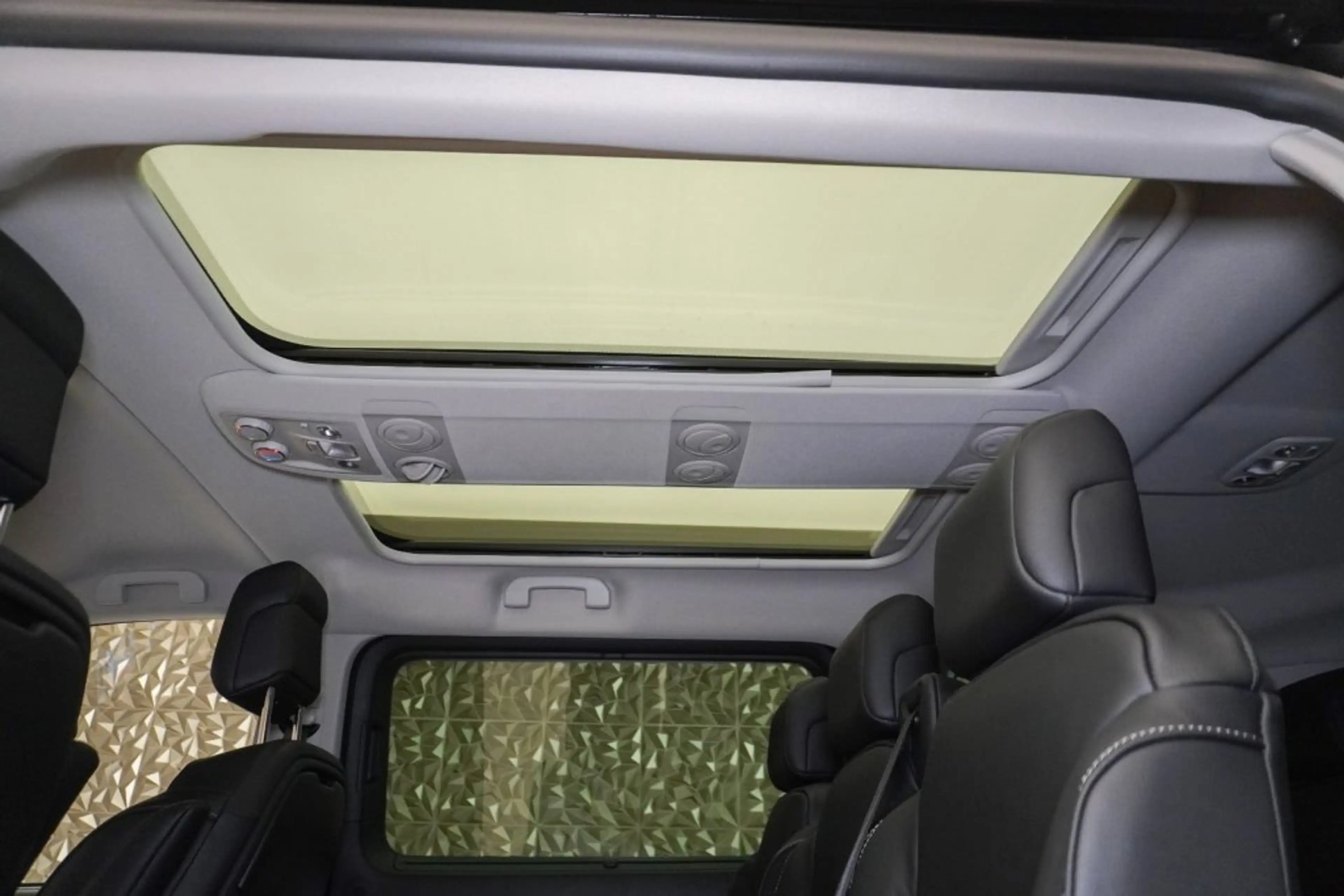 Peugeot Traveller PREMIUM L2 BHDI 180 EAT8 — photo 8
