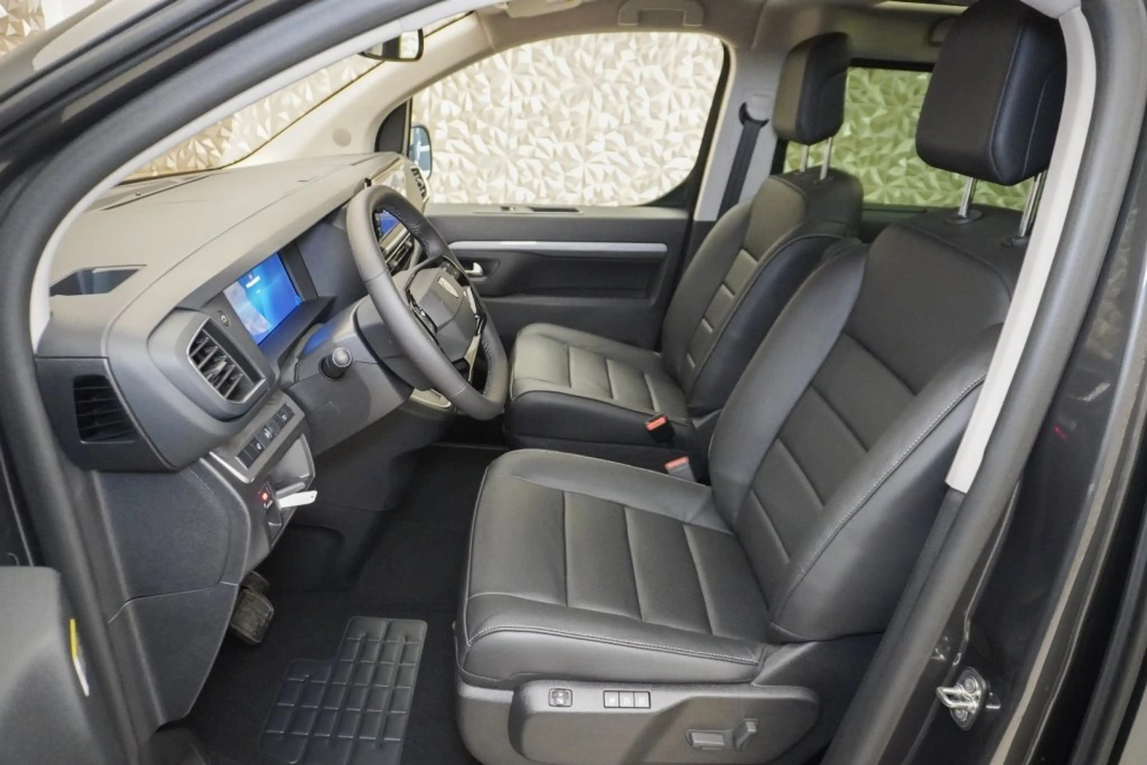 Peugeot Traveller PREMIUM L2 BHDI 180 EAT8 — photo 14