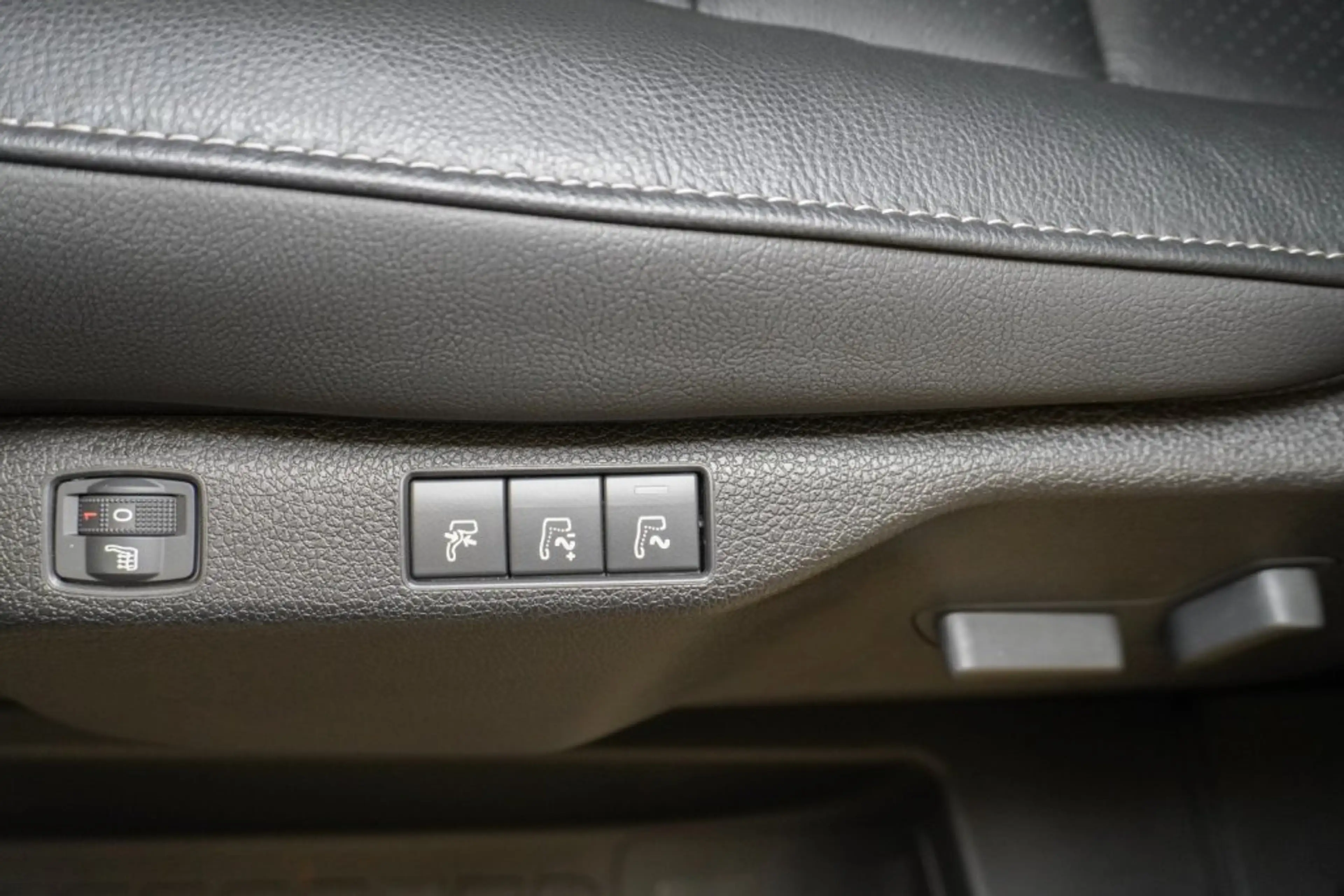Peugeot Traveller PREMIUM L2 BHDI 180 EAT8 — photo 13