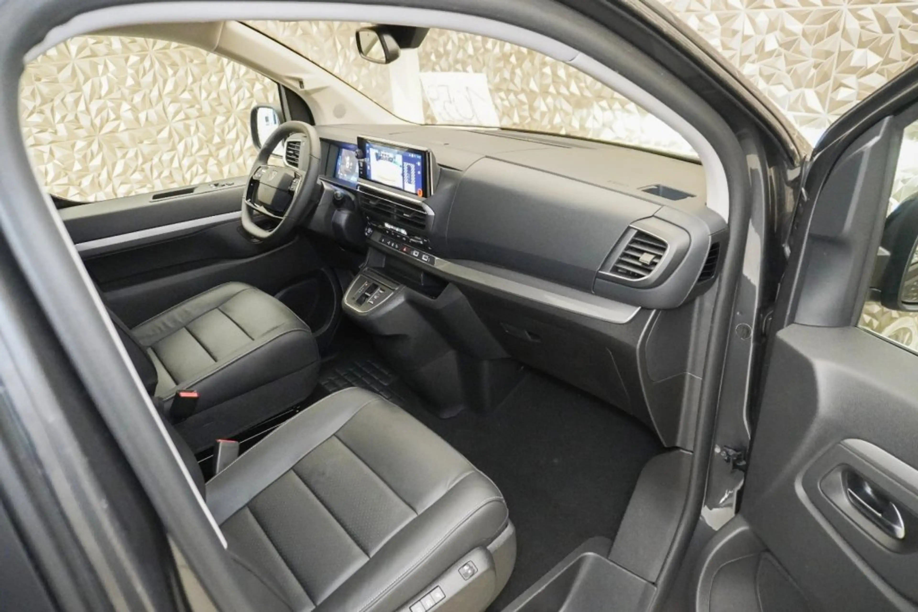 Peugeot Traveller PREMIUM L2 BHDI 180 EAT8 — photo 2