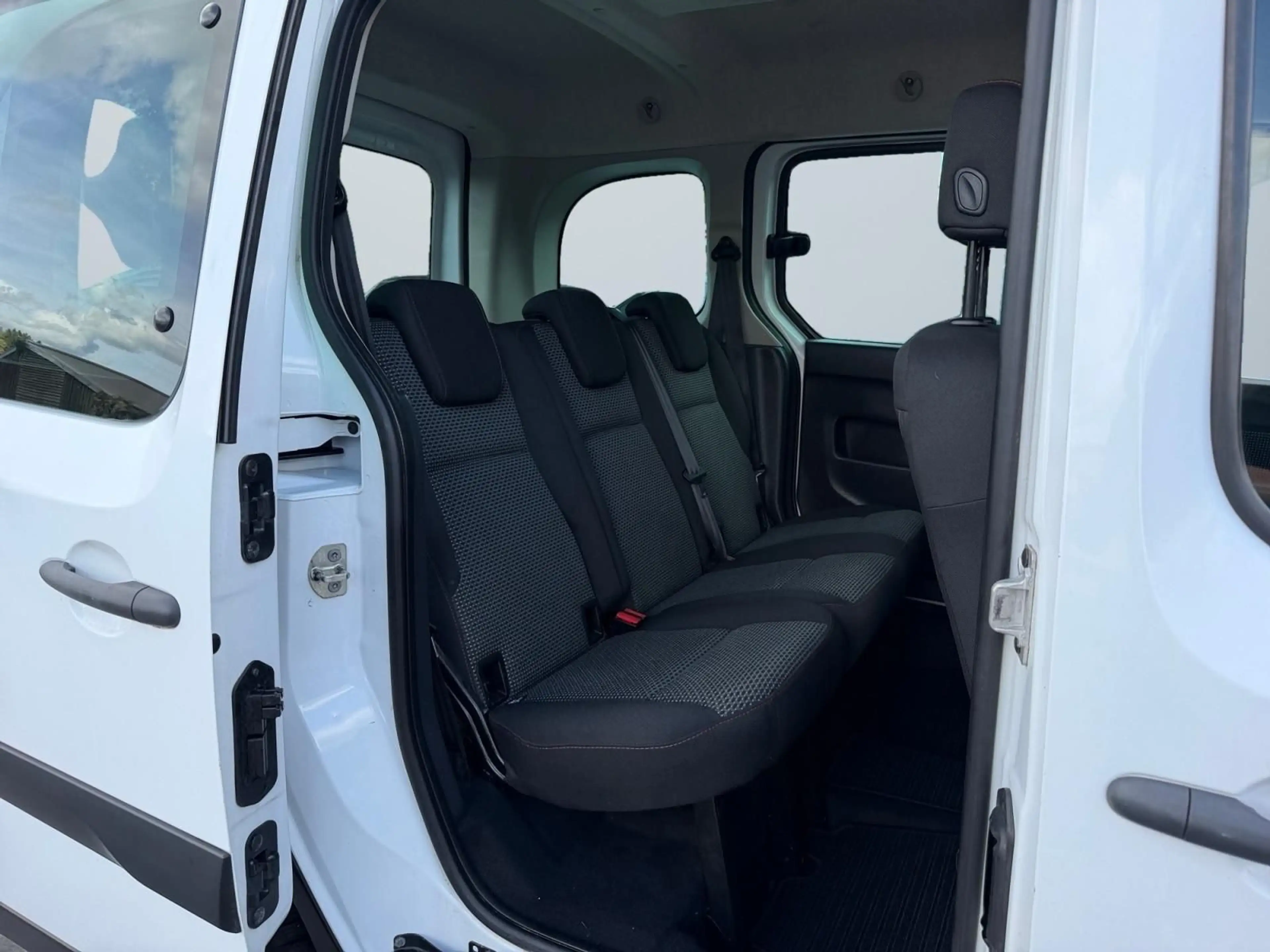 Mercedes-Benz Citan Tourer 111 CDI lang/KLIMA/5-SITZER/EURO.6/ — photo 12