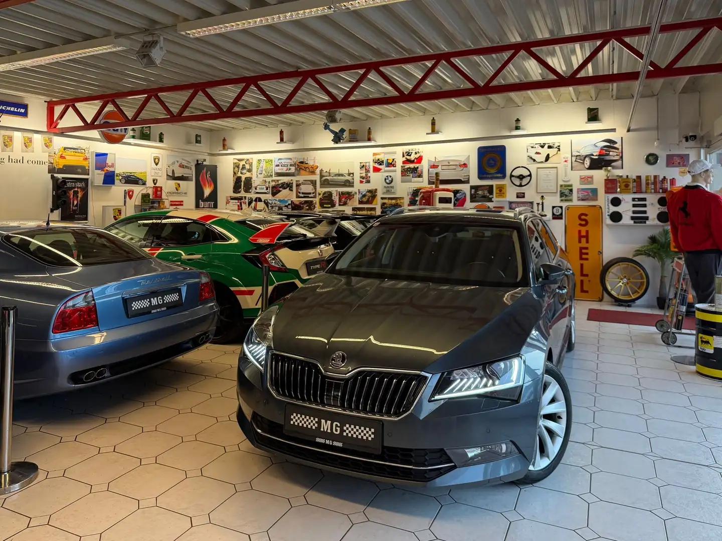Skoda Superb Style Grau - 1
