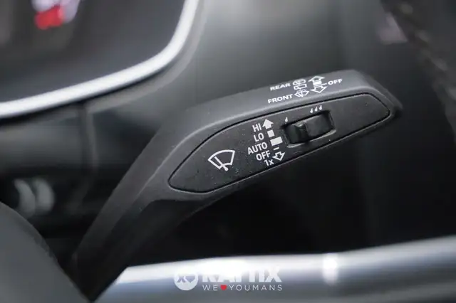 Audi Q3 view 13