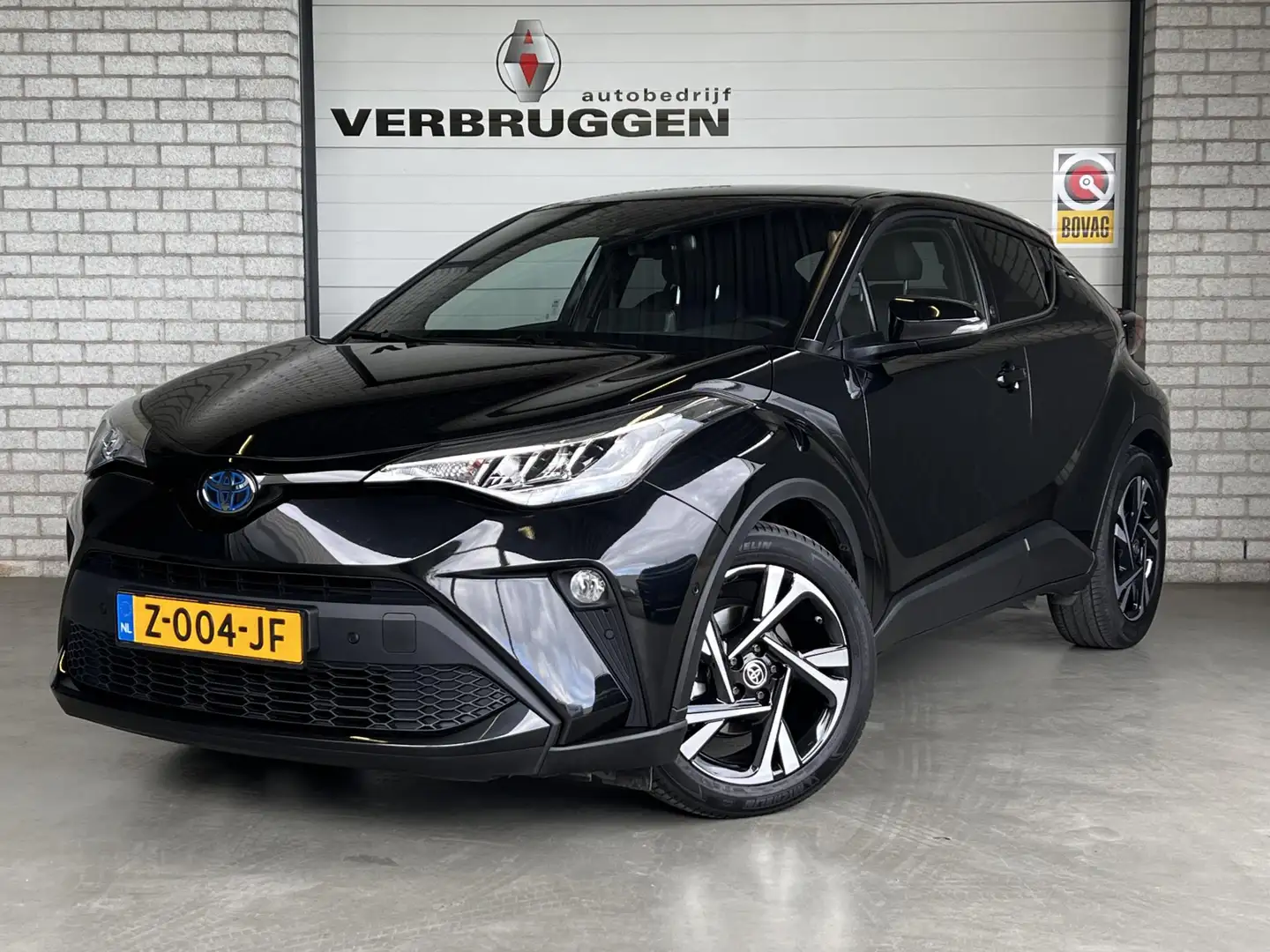 Toyota C-HR 2.0 Hybrid Team D | Navi | Carplay | Stoel&stuur v Zwart - 1