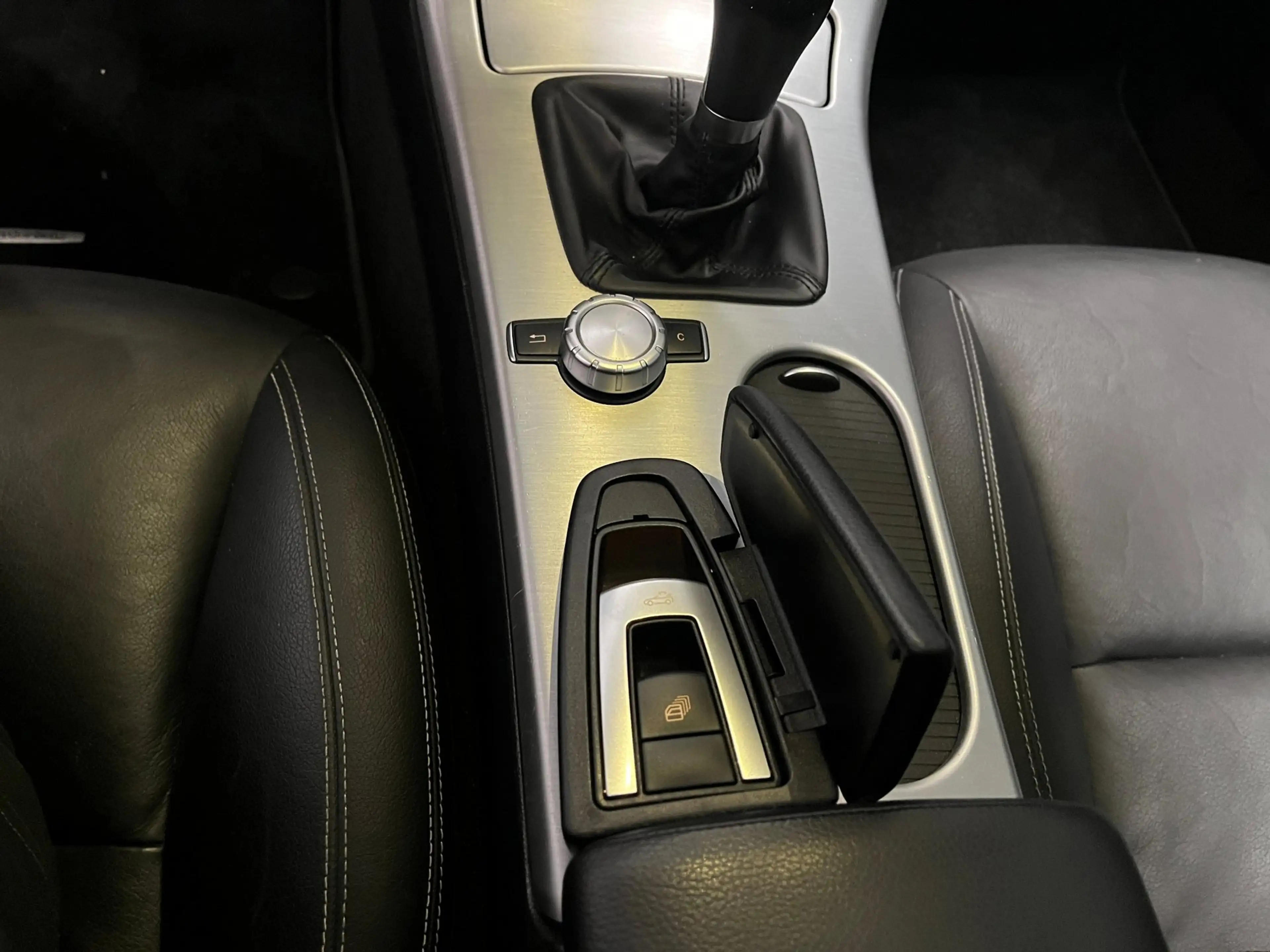 Mercedes-Benz SLK 200 CarbonLOOK Edition Schadeauto! — photo 11