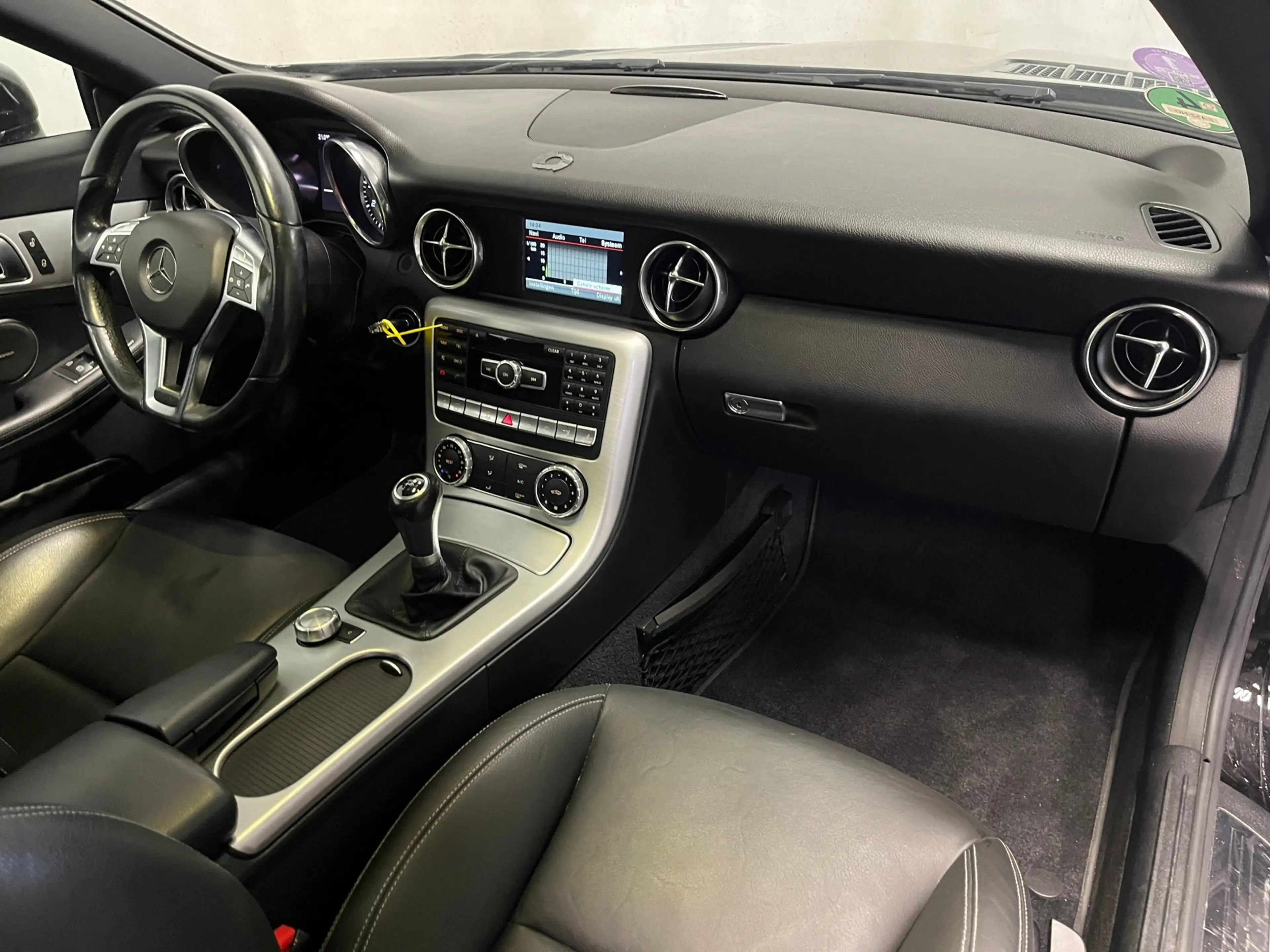 Mercedes-Benz SLK 200 CarbonLOOK Edition Schadeauto! — photo 10