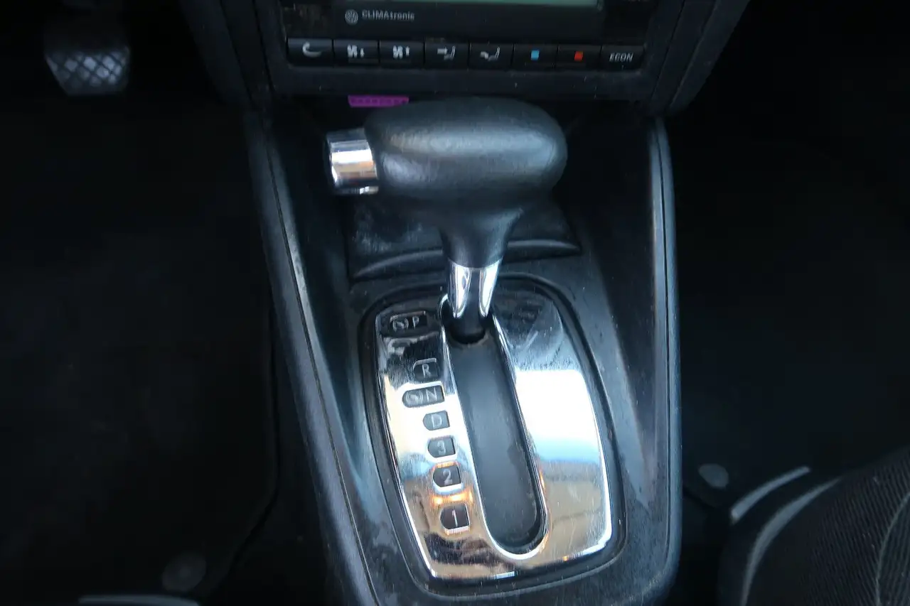 Volkswagen Golf 1.6 EDITION *AUTOMATIK *KLIMATRONIK *SITZHE, foto 12