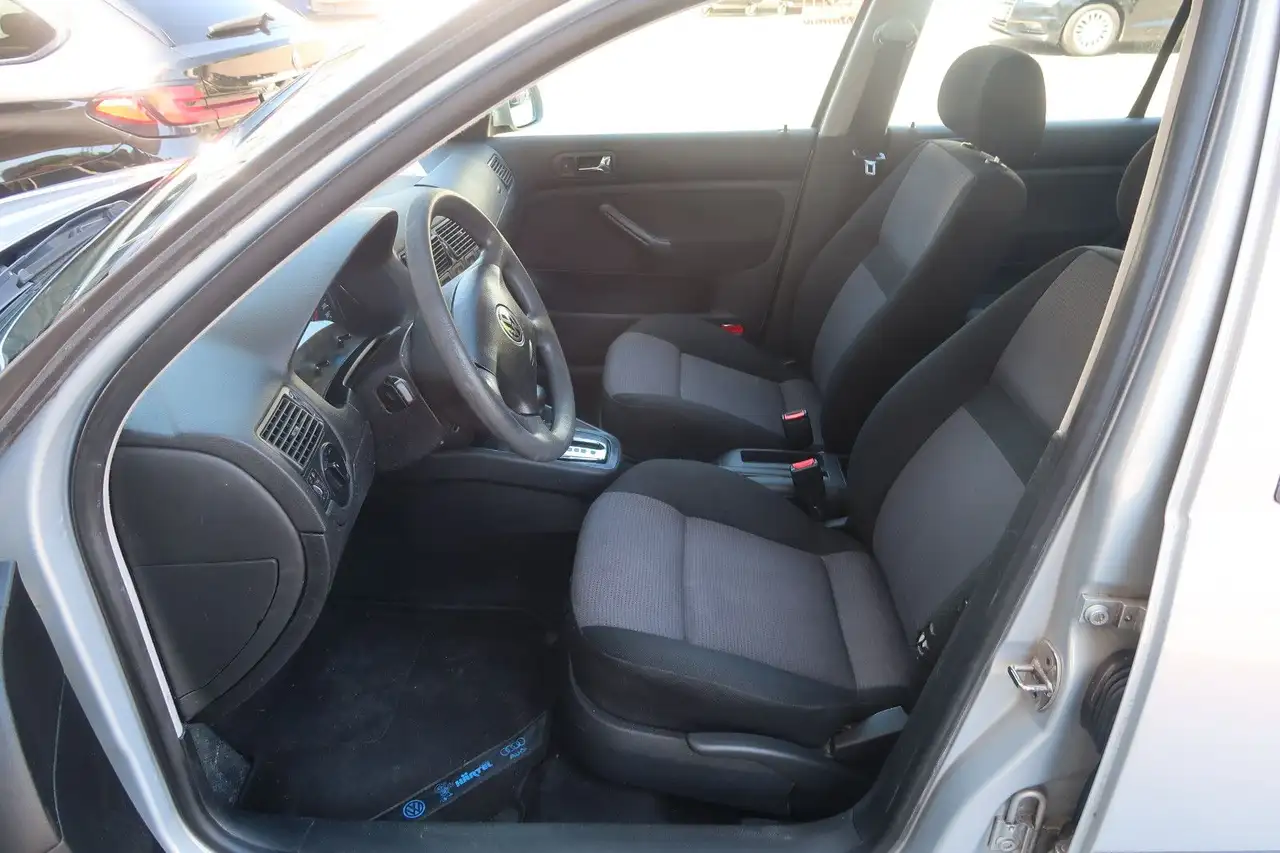 Volkswagen Golf 1.6 EDITION *AUTOMATIK *KLIMATRONIK *SITZHE, foto 9
