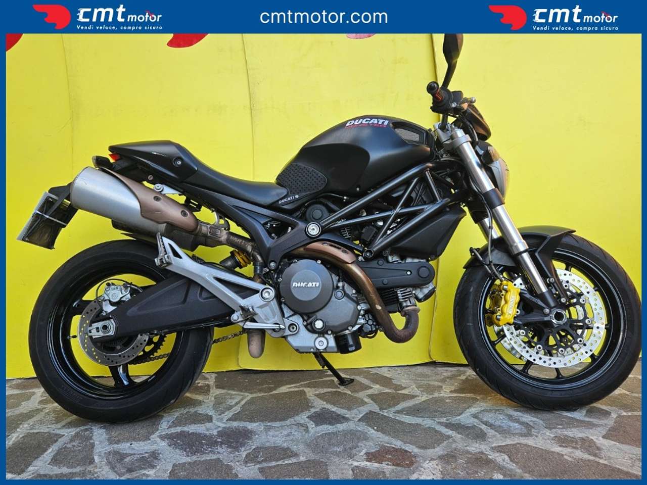 Ducati Monster 696 ABS