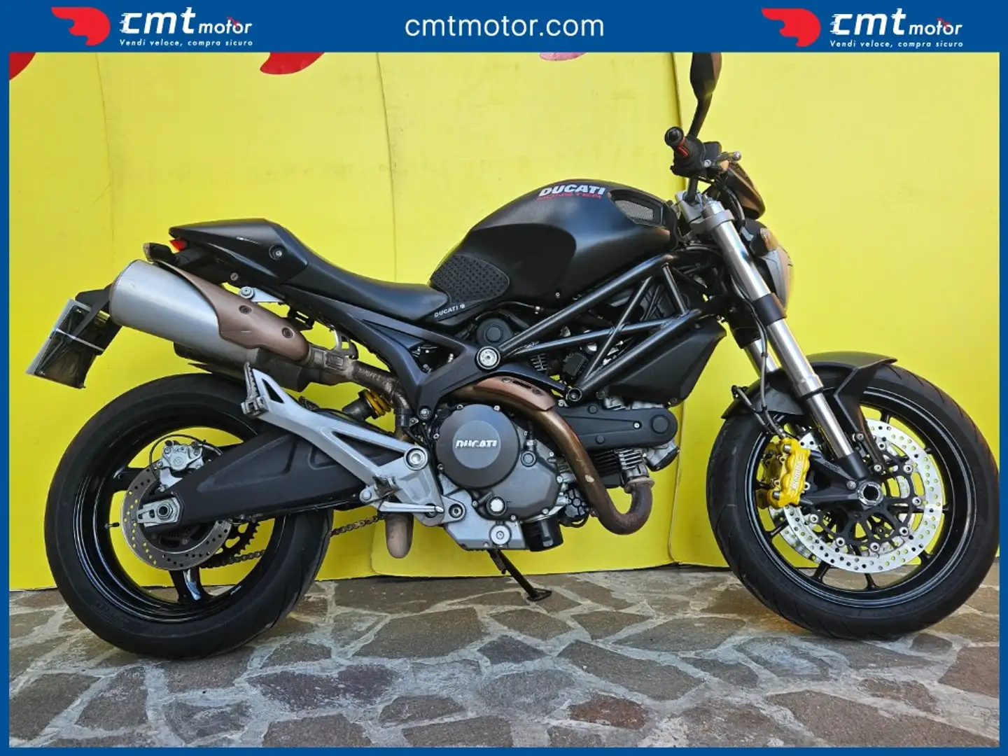 Ducati Monster 696 ABS - 1