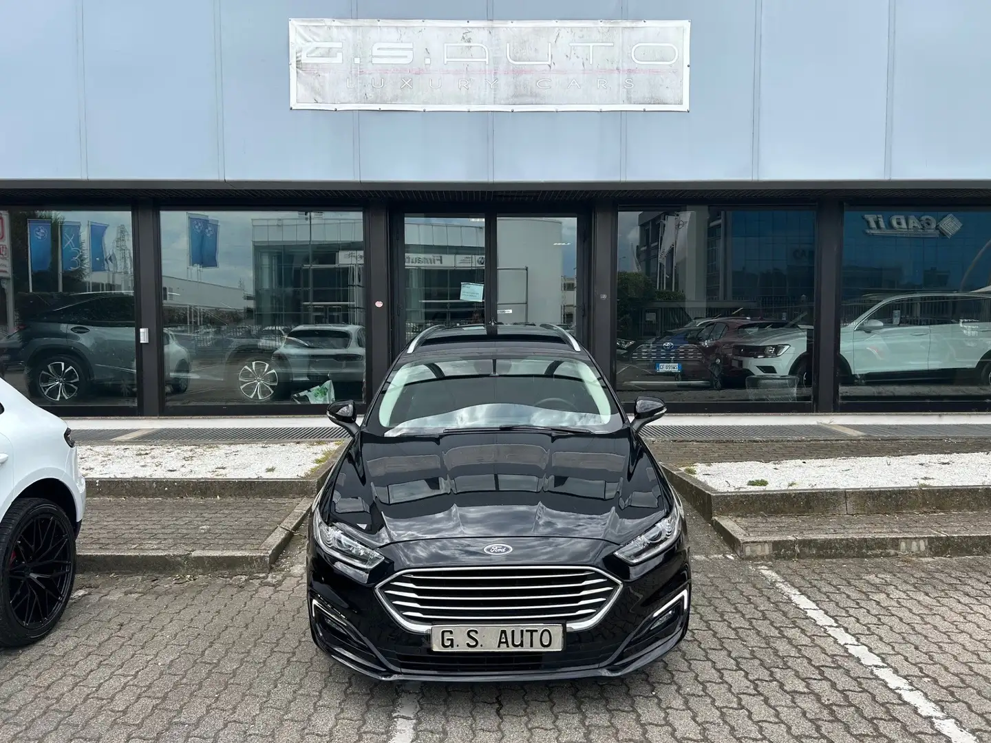 Ford Mondeo SW 2.0 ecoblue Titanium Business s IVA ESPOSTA Zwart - 2