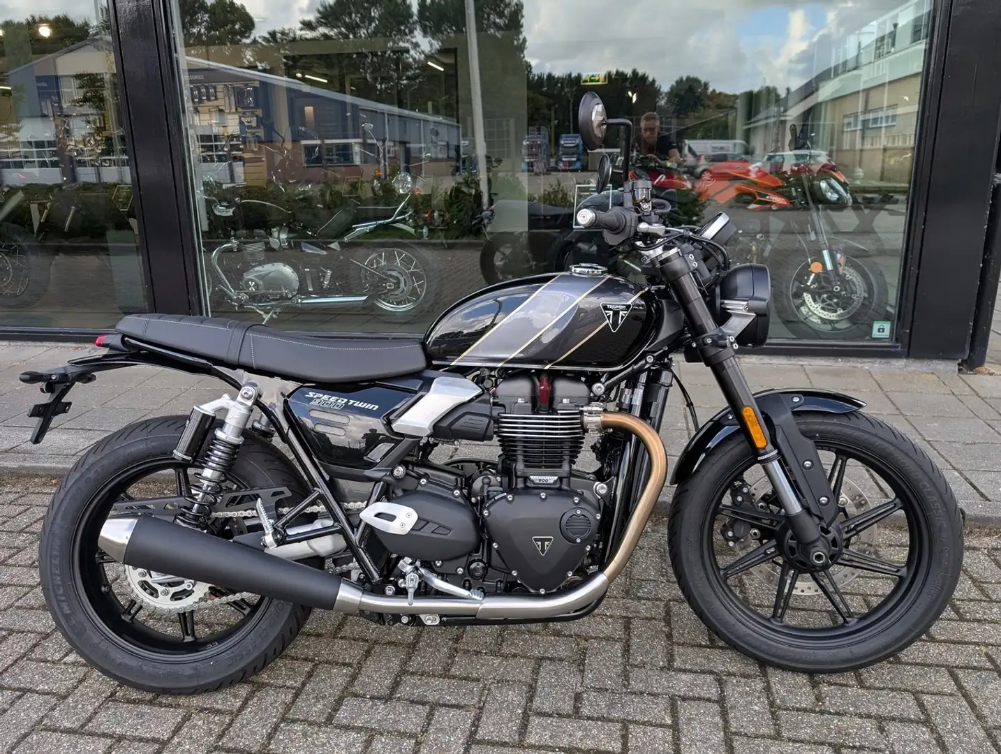 Triumph Speed Twin 900 Negro - 1