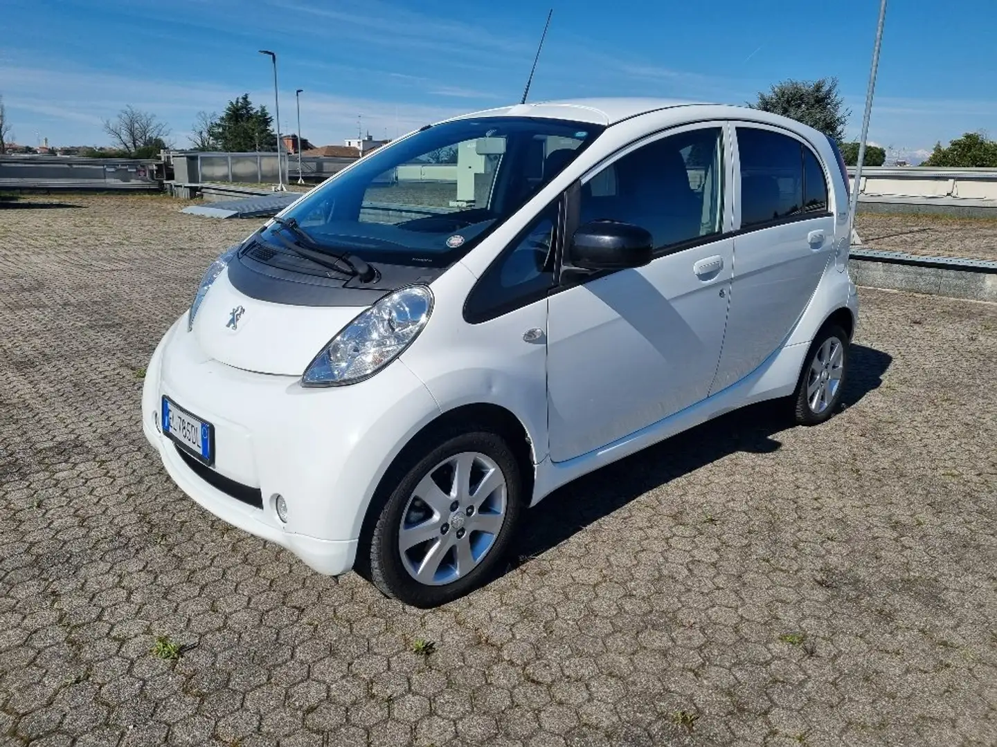 Peugeot iOn iOn Active 49kW White - 1