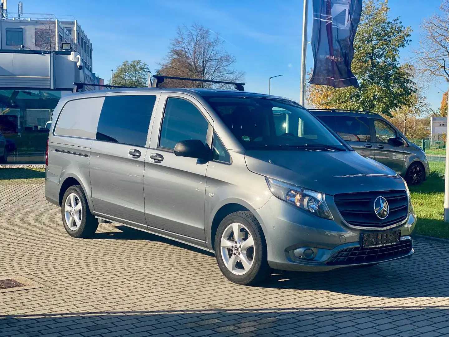 Mercedes-Benz Vito Mixto 116 CDI RWD lang 5xSitze Navi AHK Kam Gris - 1