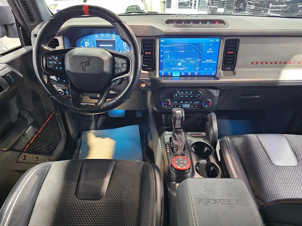 Ford Bronco снимка Ford Bronco
