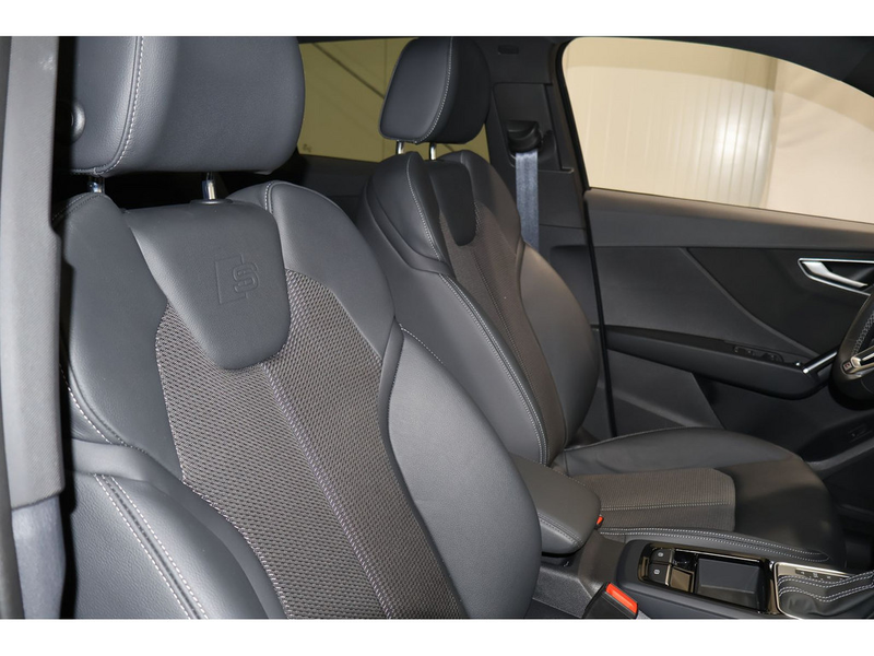 Audi Q2 35 TFSI S line MatrixLED*Kamera*Navi — photo 7