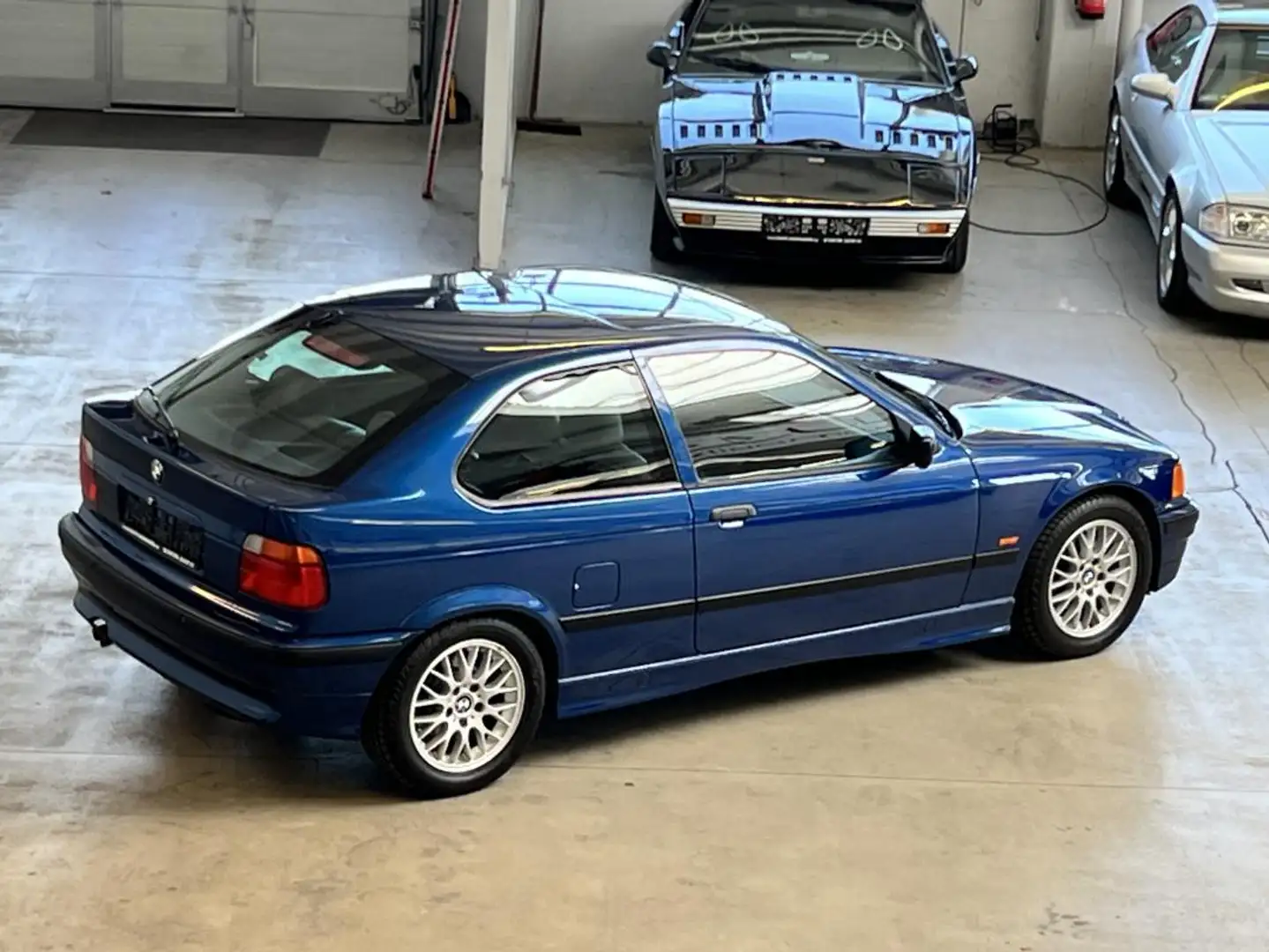 BMW 323 ti Compact Blau - 2