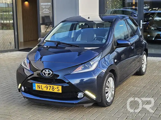 Toyota Aygo 1.0 VVT-i x-nav Automaat Carplay Camera Navi