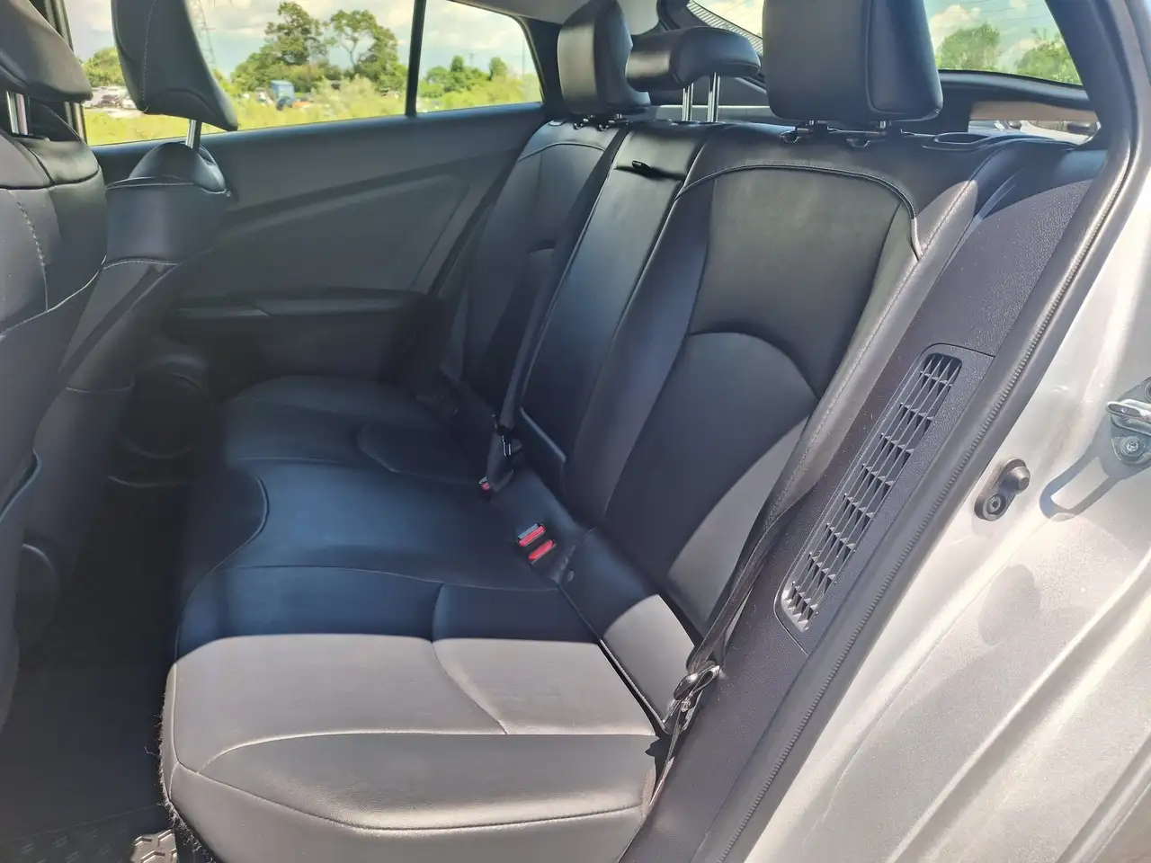Toyota Prius Prime photo Toyota Prius Prime