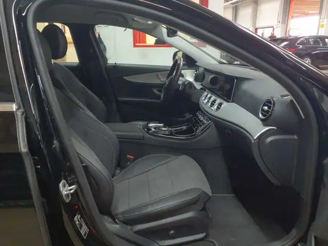 Mercedes-Benz E-Class view 8