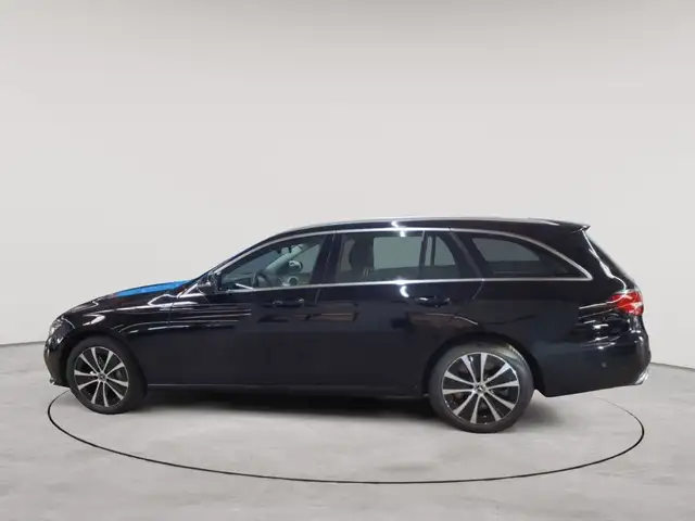 Mercedes-Benz E-Class view 6