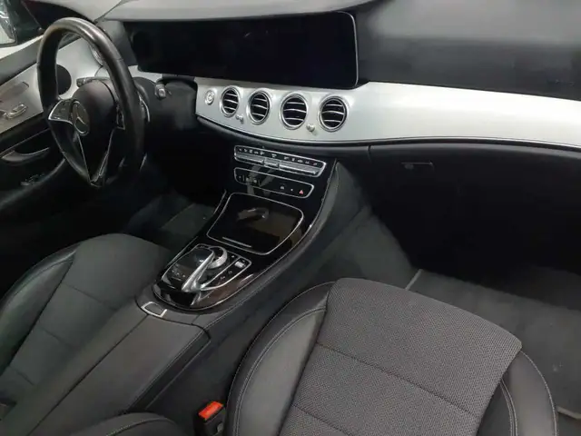Mercedes-Benz E-Class view 9