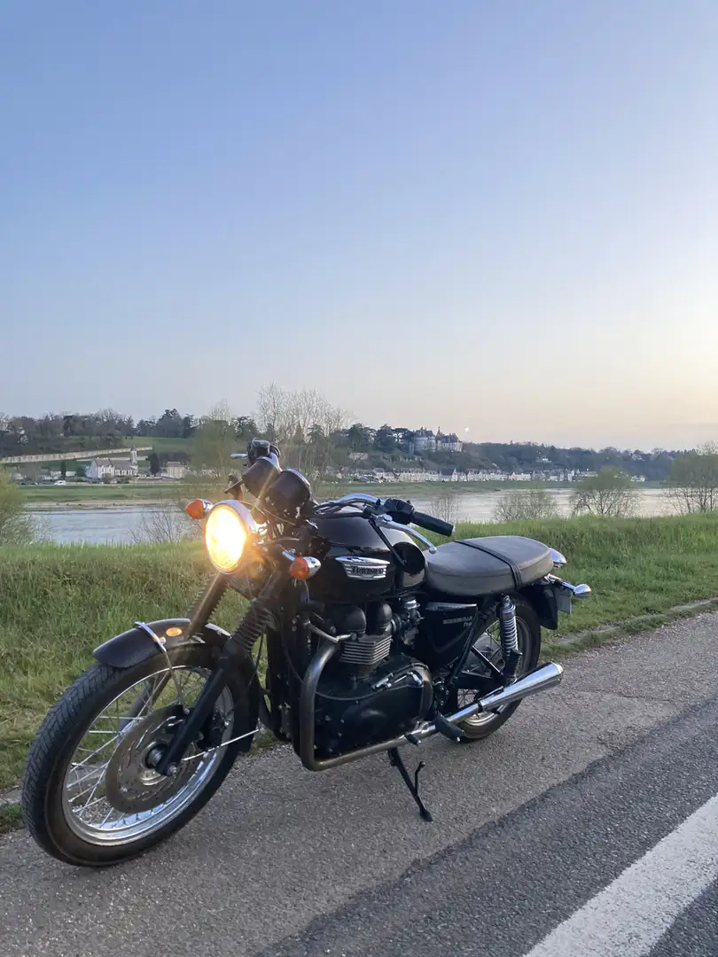 Triumph Bonneville T100 Black Edition - 1