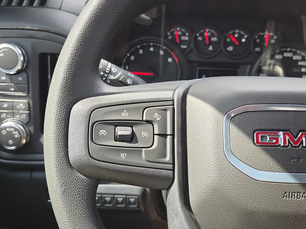 GMC Sierra 2500HD снимка GMC Sierra 2500HD