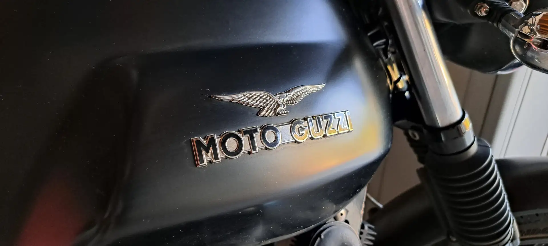 Moto Guzzi V 7 Stone Nero - 2
