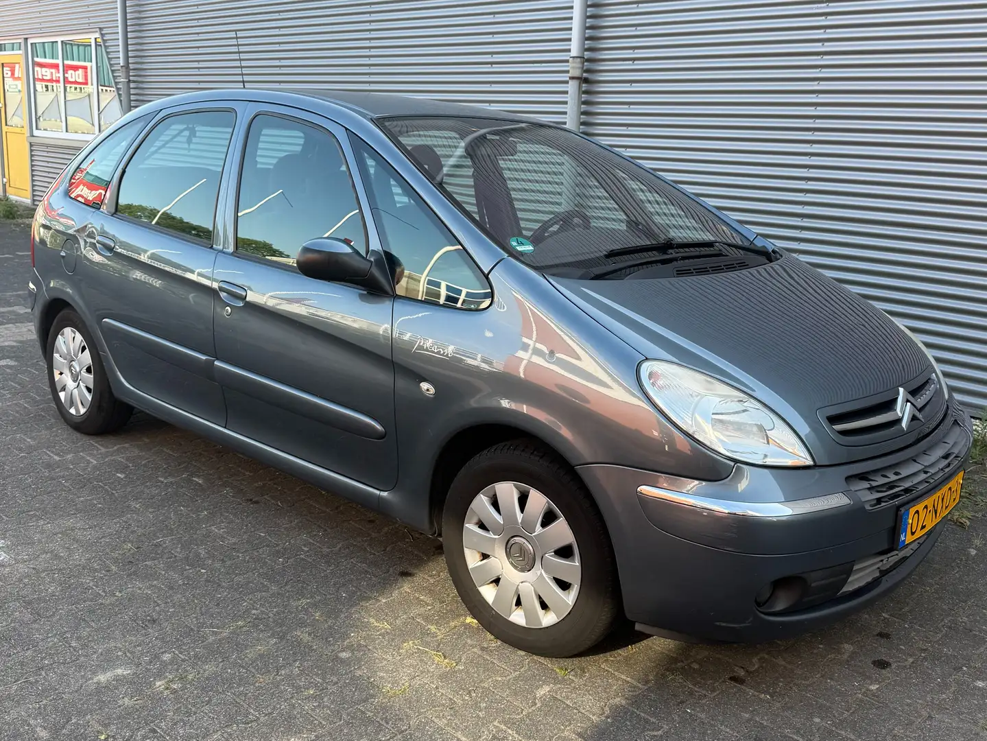 Citroen Xsara Picasso Xsara Picasso 1.6i-16V Image Szary - 1