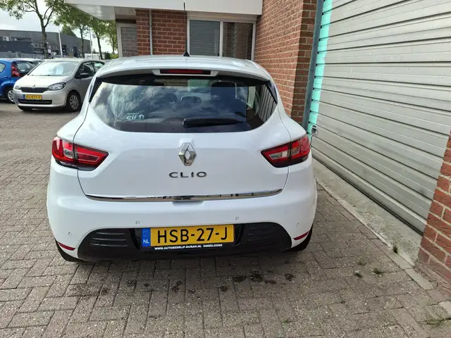 Renault Clio view 19