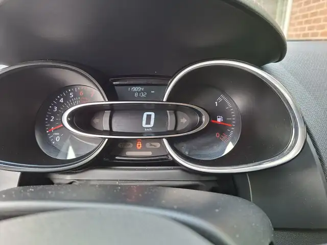 Renault Clio view 9