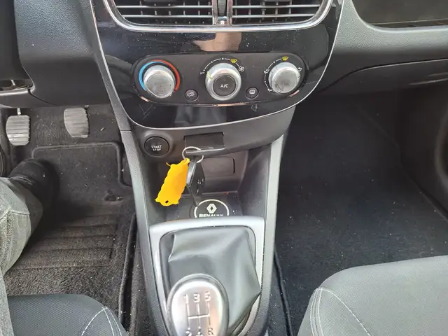 Renault Clio view 26