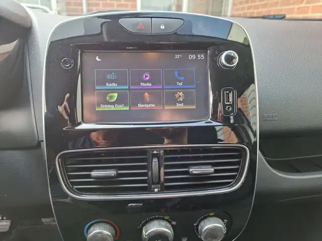 Renault Clio view 15