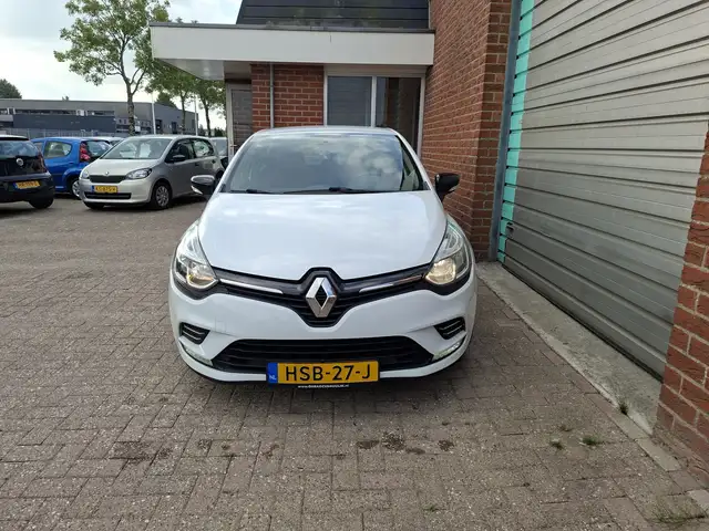 Renault Clio view 11