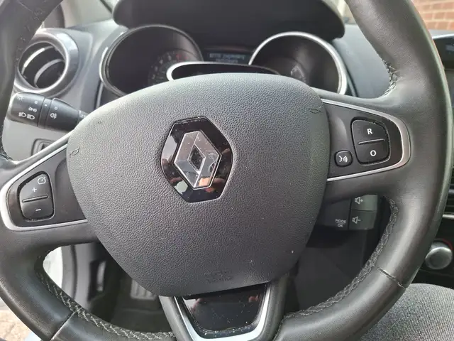 Renault Clio view 22