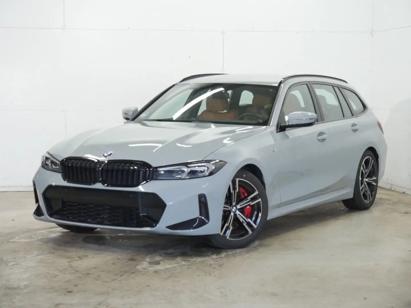 BMW 318 i T.M Sport Pro FACELIFT Navi Kamera KomfZug Grau - 2