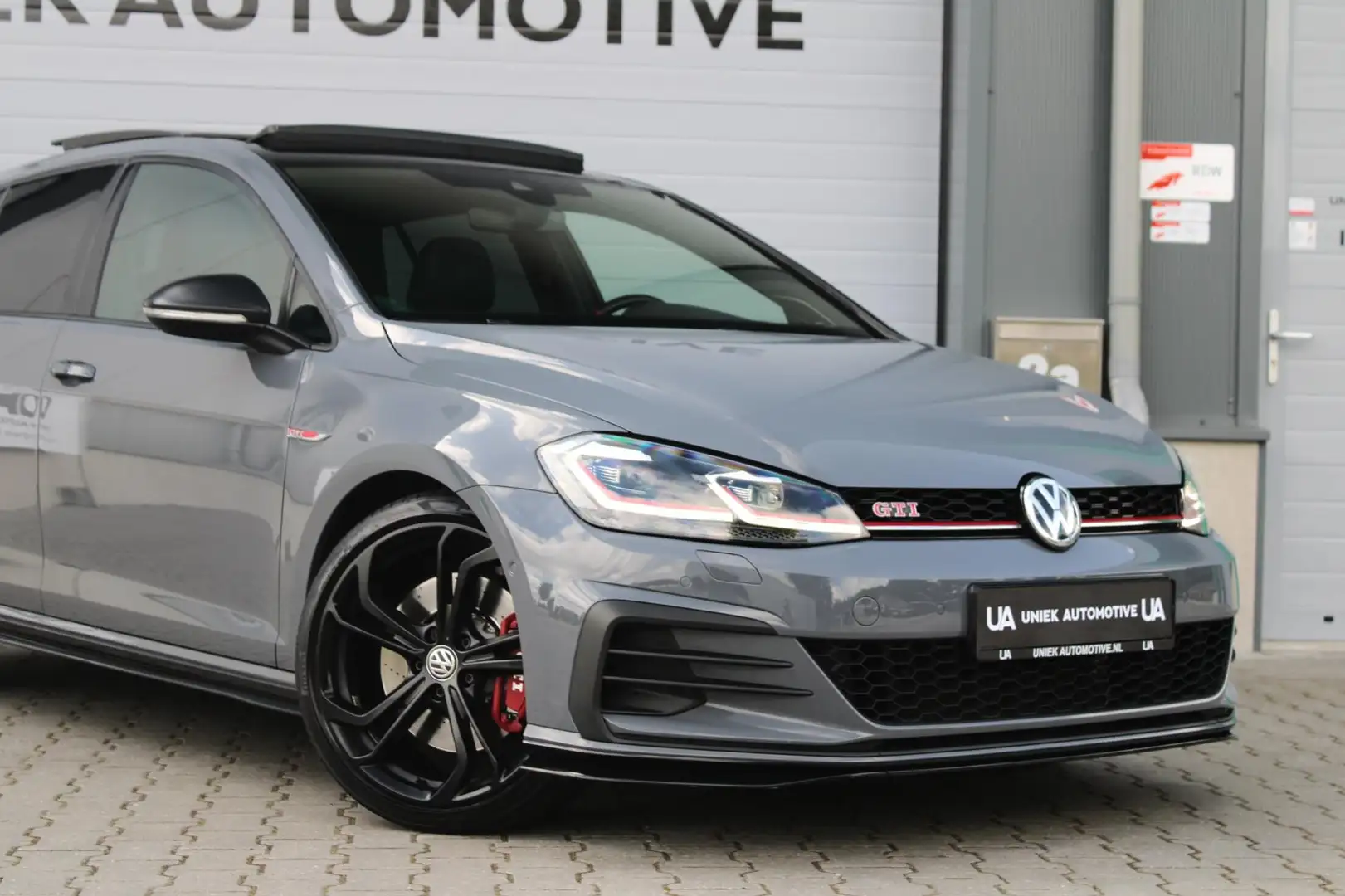 Volkswagen Golf GTI 2.0 TSI TCR | 290PK | AKRAPOVIC | PANO | VOL LEDER Gris - 2