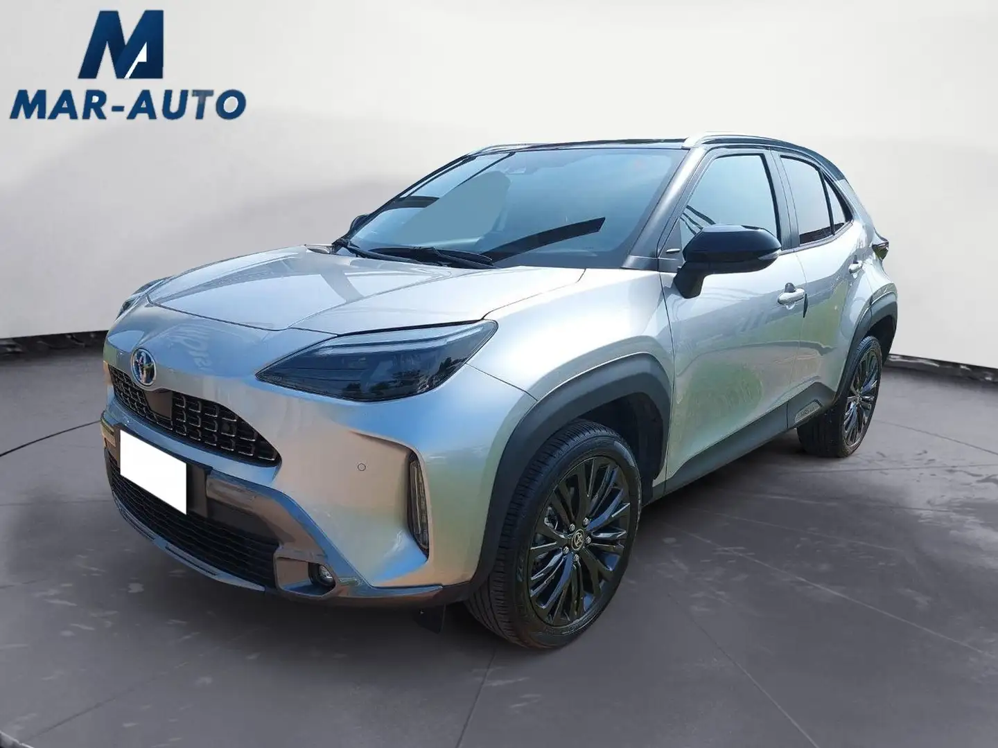 Toyota Yaris Cross 1.5 Hybrid 5p. E-CVT Adventure Argento - 1